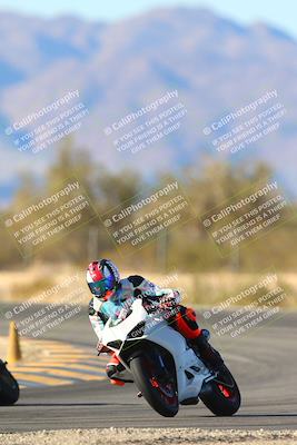 media/Jan-10-2025-CVMA Friday Practice (Fri) [[489e0da257]]/Group 4 and Trackday/Session 5 (Turn 7)/